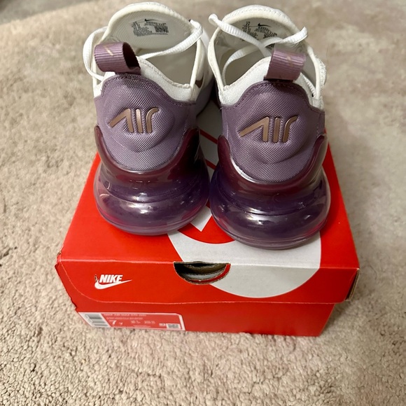Nike Airmax 270 Women’s Size 8.5 Kids 7 Purple - Picture 3 of 4